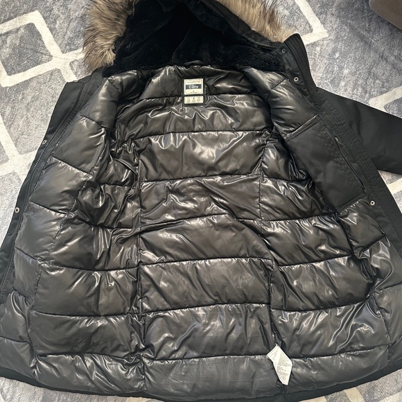 Abercrombie & Fitch Ultra Winter Parka Women’s Size Medium - Picture 3 of 5